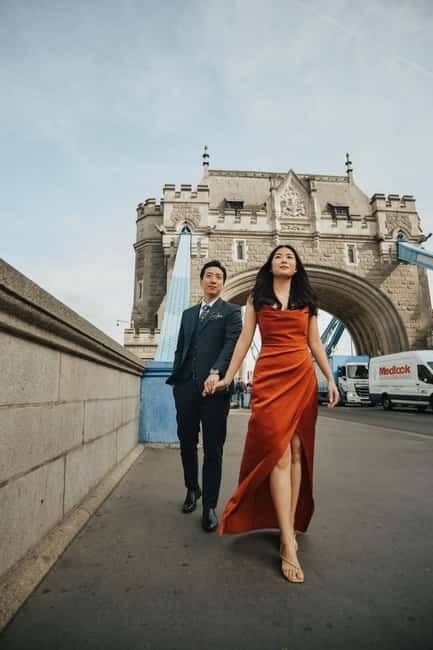 London: Private Engagement Photoshoot in the Big City - Capture Your London Moment with a Private Photoshoot