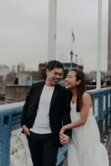 London: Private Engagement Photoshoot in the Big City - Who Will Enjoy This Photoshoot Most?