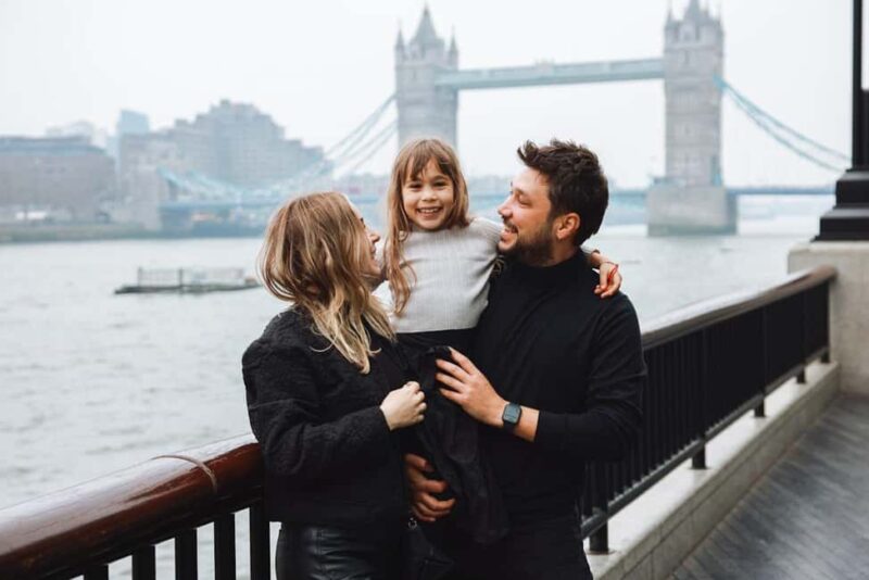 London: Private Family Tour, Natural History Museum & Games - Key Points