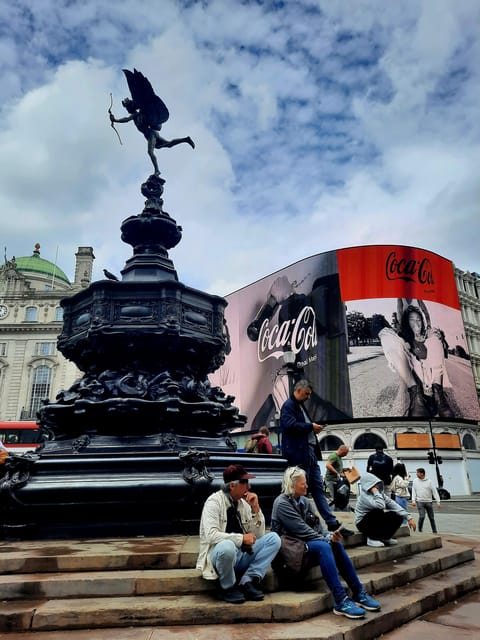London: Private Half Day Walking Tour of London Sights - Visiting Trafalgar Square and Nelson’s Column