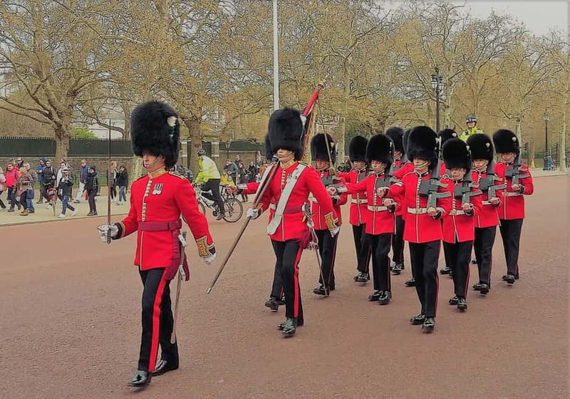 London: Private Highlights Taxi Tour - Hotel Pickup - Key Points