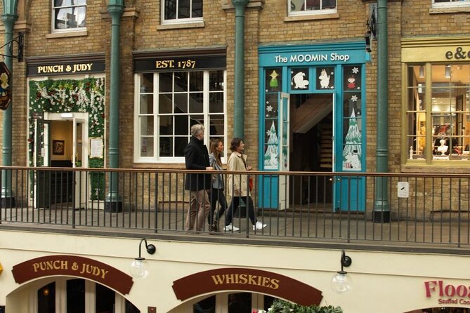 London Private One Day Tour with a Local, Highlights & Off-the-Beaten-Path - Food, Drink, and Local Experiences