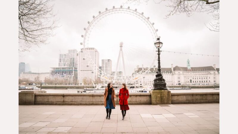 London: Private Photography with Professional Photographer - The Tour Starts in Central London at a Flexible Location