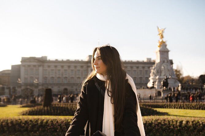 London : Private Photoshoot Outside Buckingham Palace - Key Points