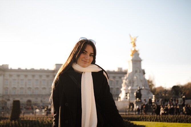 London : Private Photoshoot Outside Buckingham Palace - Practical Details: Confirmations, Weather, and Accessibility