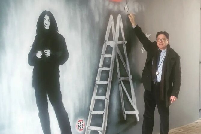 London Private Rock and Roll Tour with Pick Up - London’s Private Rock and Roll Tour in a Black Cab