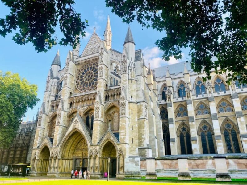 London: Private Royal Walking Tour with a Local Guide - Explore London’s Royal Heritage with a Personal Touch