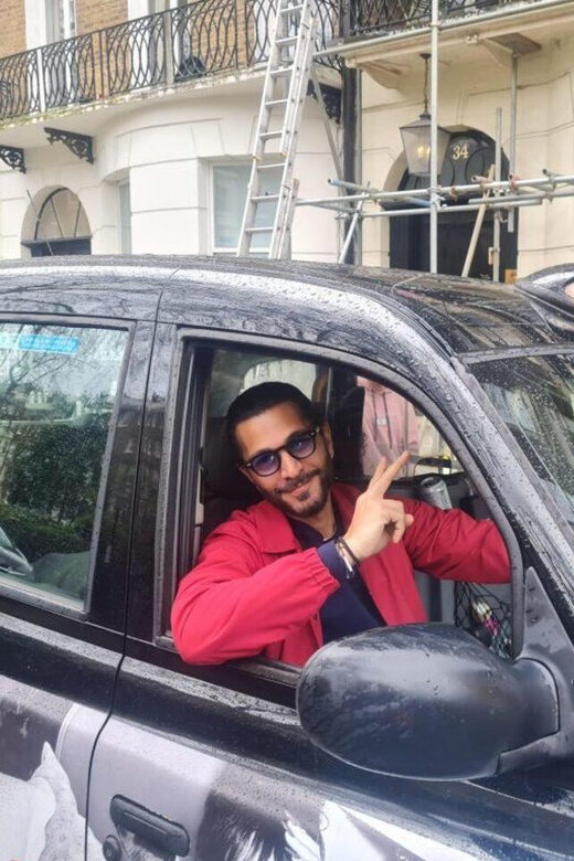 London: Private Taxi 50+ Sights Tour & Tower of London - The Iconic Black Cab: A Classic Way to Sightsee