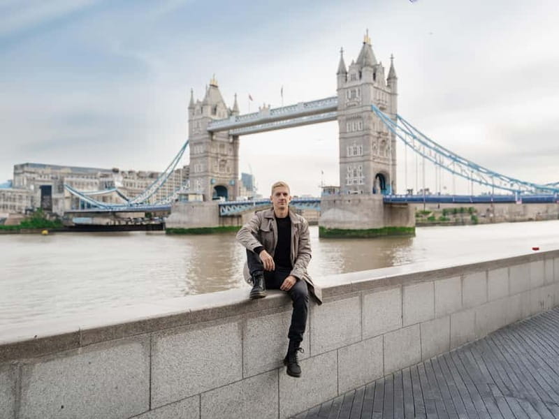 London: Private travel vacation photoshoot -Romantic Special - Clear Logistics and Easy Accessibility