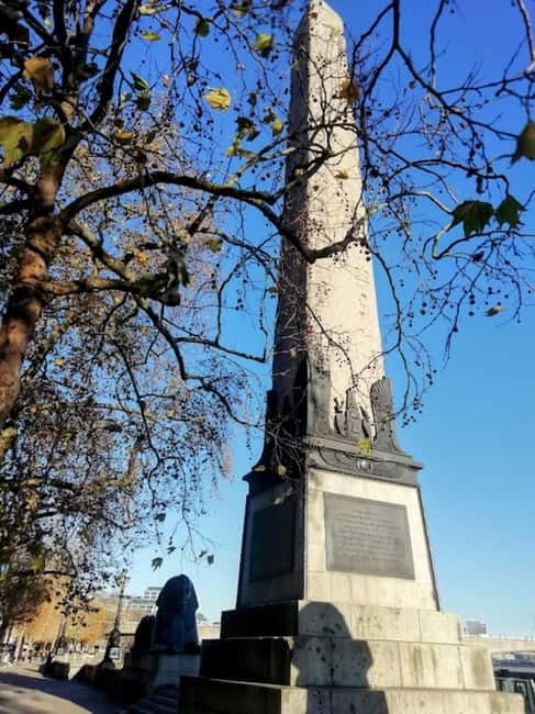 London: Quirky Historical Sites Private Walking Tour - Key Points