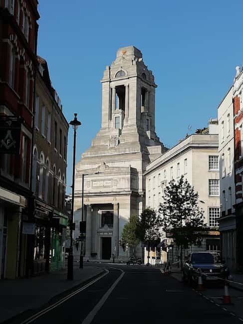 London: Quirky Historical Sites Private Walking Tour - Lincoln’s Inn and the Ostler’s Hut