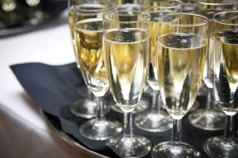 London: River Thames Dinner Cruise with Live Jazz - Perfect for Celebrations and Special Evenings in London