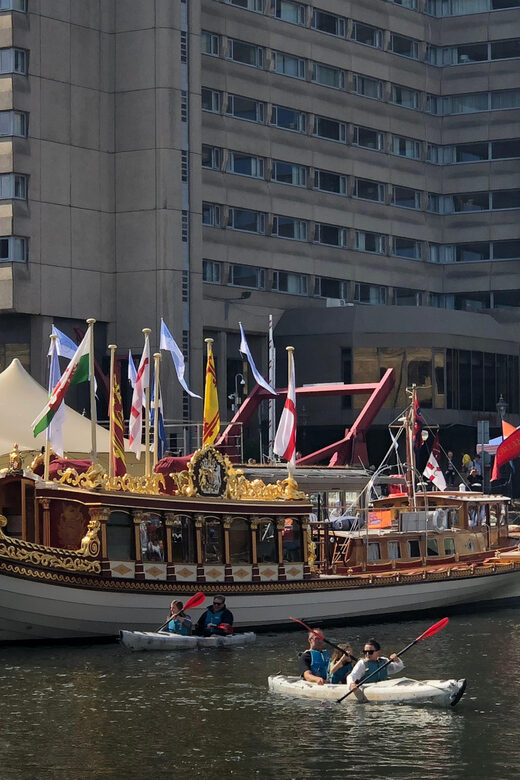 London River Walk and Hidden Gems Pub Hopping Experience - End with Dinner or Curry Night at a Reserved Venue