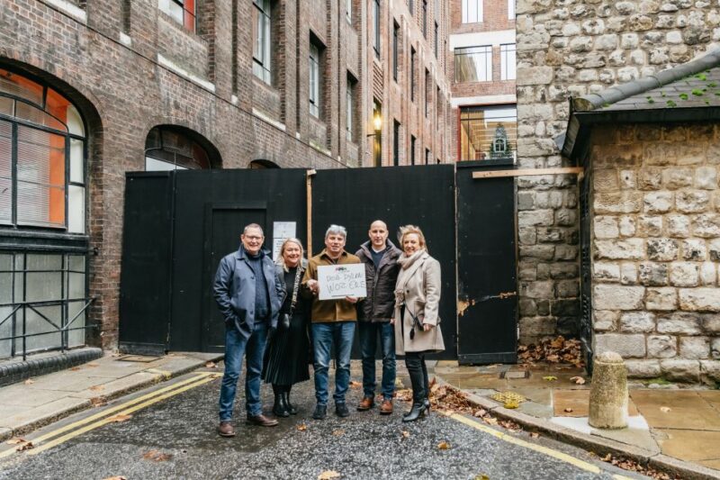 London: Rock and Roll Taxi Tour - Visiting London’s Legendary Music Venues