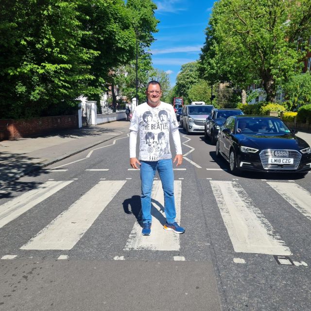 London: Rock N Roll Beatles Private Black Cab Tour - Visiting Hendrix, Page, and Freddie Mercury’s Homes