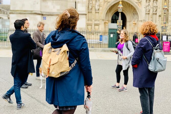 London Rogues and Rebels - The Guide and the Tour Atmosphere