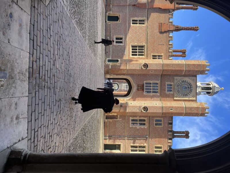 London: Royal Hampton Court Guided Tour with Afternoon Tea - The Tiltyard and the Afternoon Tea Experience