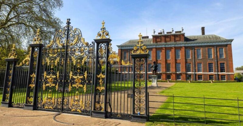 London: Royal Kensington Guided Walking Tour - Exploring Kensington Palace from the Outside