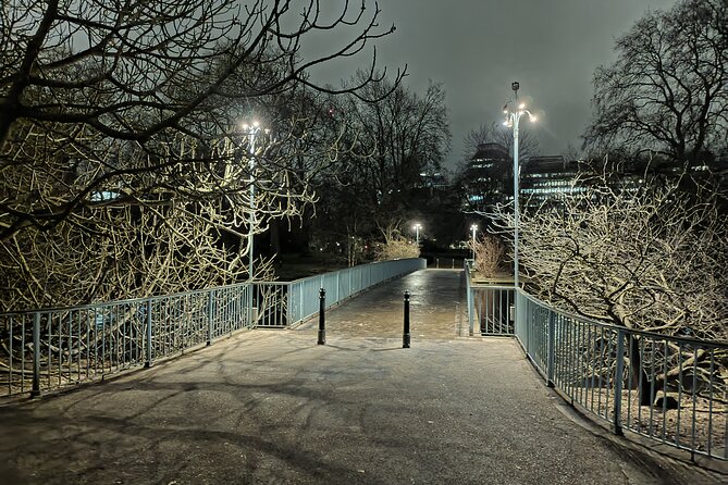 London Royal Westminster By Night Walking Tour - Exploring St. Jamess Palace and St. Jamess Park