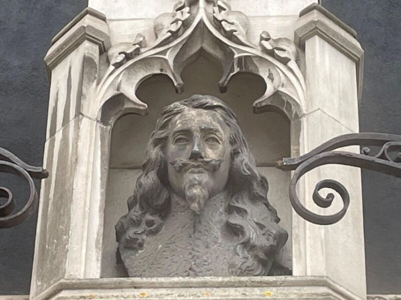 London; Royalty and Democracy - Key Points