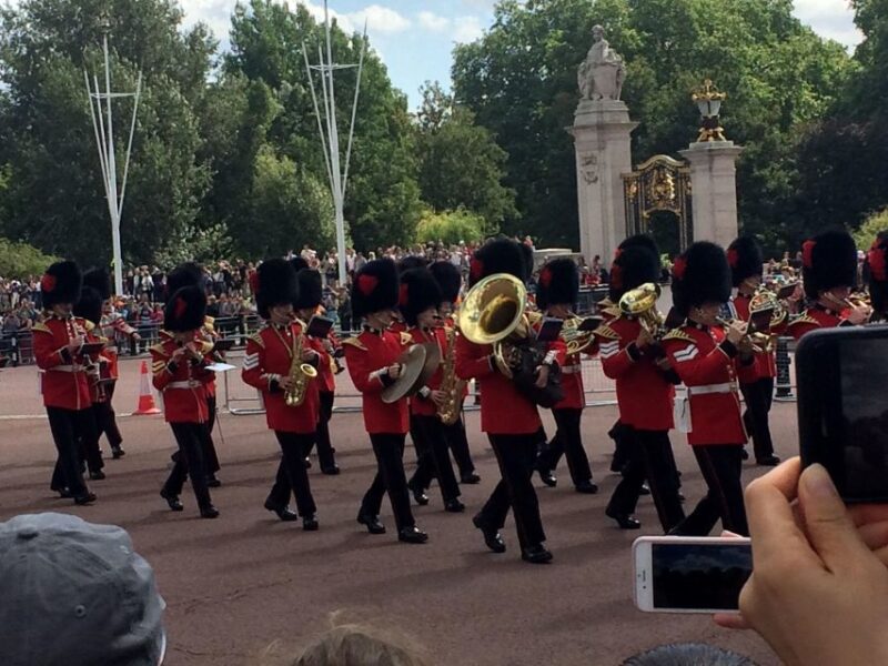 London: Royalty Walking Tour with Changing of The Guard - Westminster Abbey and Its Royal Significance