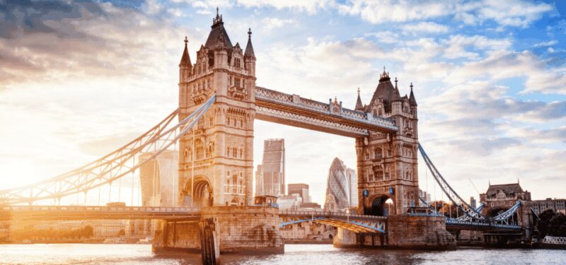 London: Self-Guided History City Tour with an App - Visiting the Great Fire Monument and Saint Magnus-the-Martyr Church