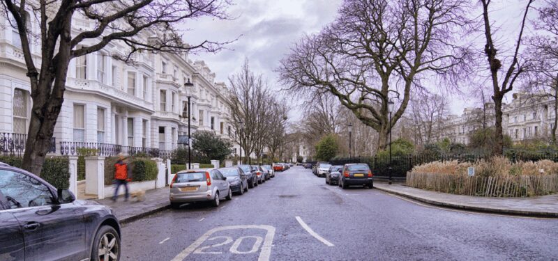 London: Self-Guided Notting Hill Walking Tour with an APP - The Movie-Famous Spot: St Luke’s Mews