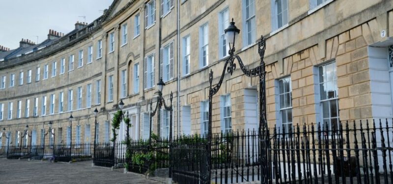 London: Self-Guided Notting Hill Walking Tour with an APP - The End at Westbourne Park Station