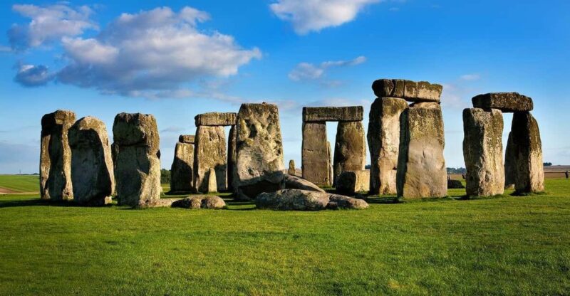 London: Stonehenge & Bath Day Trip with Optional Roman Baths - The Charm of Stonehenge on a Skip-the-Line Visit