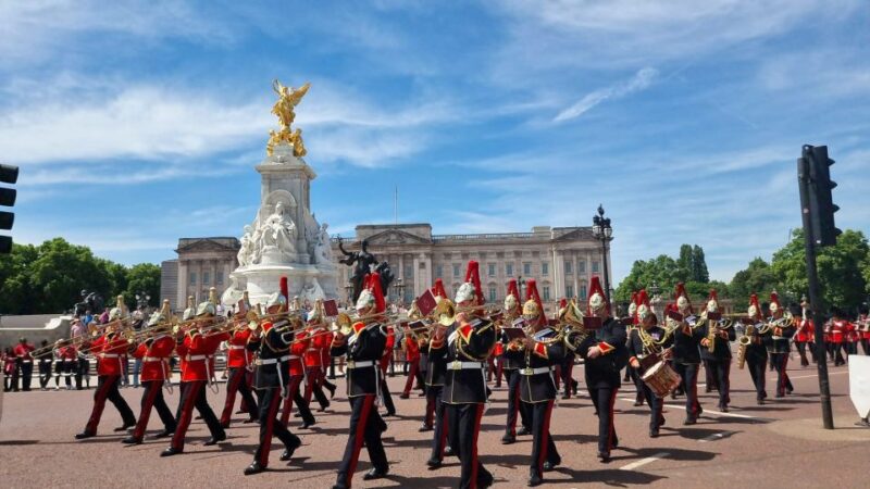 London: The Changing of the Guard Tour and Buckingham Palace - Who Will Appreciate This Tour?