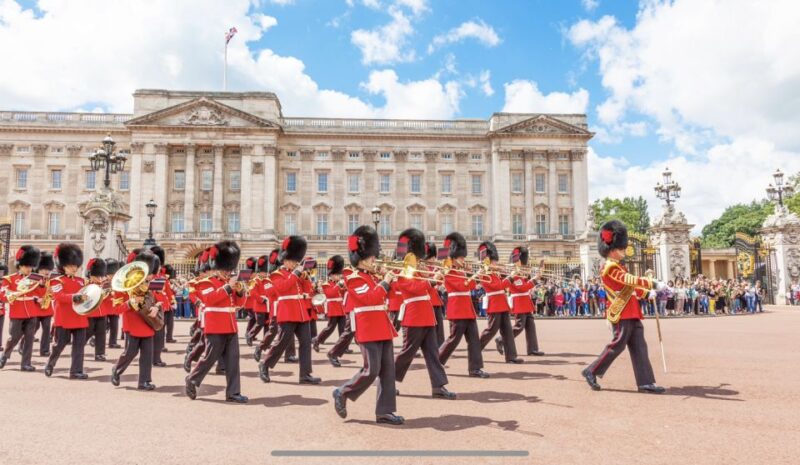 London: The Changing of the Guard Tour and Buckingham Palace - Frequently Asked Questions