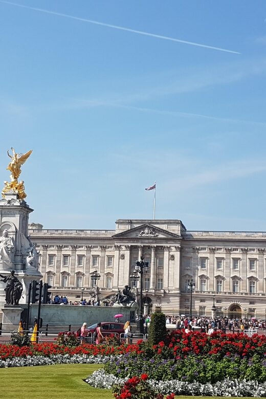 London: The Crown British Royalty Walking Tour - Key Points