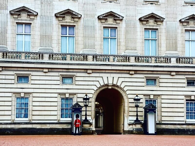 London: The Crown British Royalty Walking Tour - Visiting Buckingham Palace and the Royal Parks
