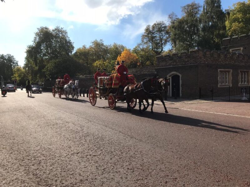 London: The Crown British Royalty Walking Tour - Westminster Abbey: Queen’s Coronation and Royal Weddings