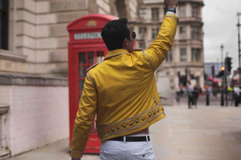 London: The Fun Tour with Live Theatre and Comedy - Panoramic Views from the Custom-Designed Bus