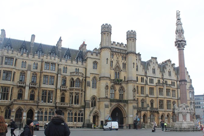 London to Heathrow Airport Private Departure Transfer - Flexibility and Surcharges for Special Conditions