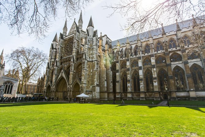 London Tootbus Hop on Hop off Bus Tour and Thames River Cruise - The Lines and Routes: Covering London’s Major Districts