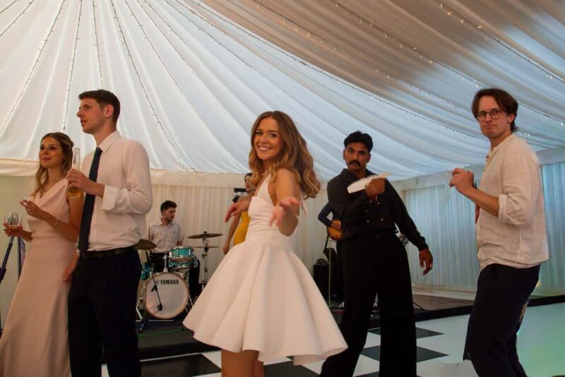 London: Tower Bridge Photoshoot with 15 Edited Photos - Frequently Asked Questions