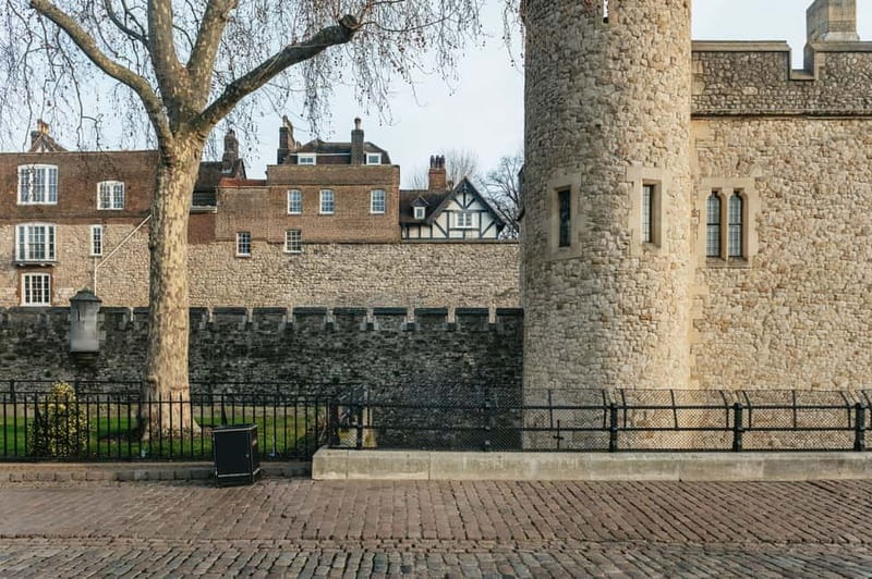 London: Tower of London, Crown Jewels & Beefeater Audience - Review Highlights and What Sets This Tour Apart
