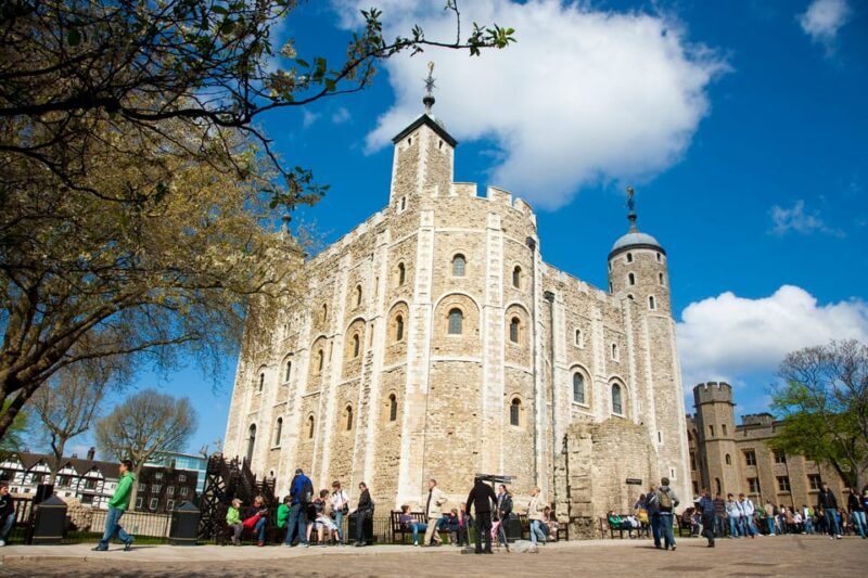 London: Tower of London, Hop-on, Hop-off Bus & River Cruise - Meeting Points and Operational Details
