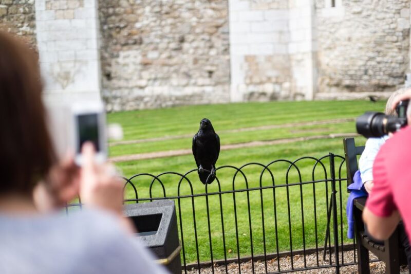 London: Tower of London Tour with Crown Jewels & Beefeaters - Key Points