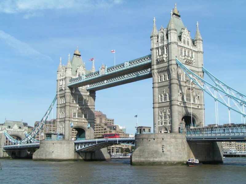London: Ultimate Welcome to London Sightseeing Tour - The Tower of London: Crown Jewels and White Tower