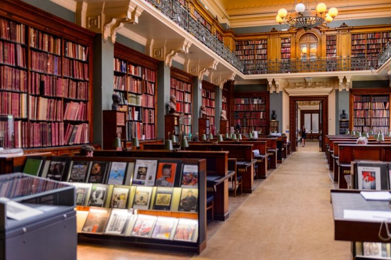 London: Victoria and Albert Museum Private Guided Tour - The Charm of South Kensington and Nearby Landmarks