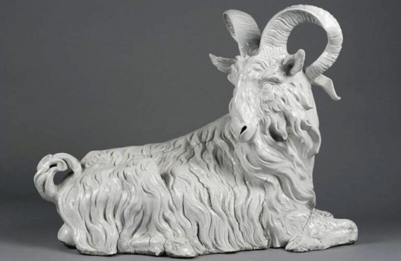 London: Victoria and Albert Private Tour with Expert Guide - The Experience of a Private Art Historian Guide