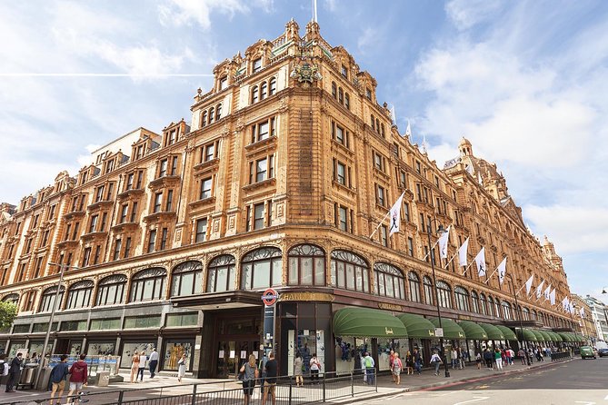 London Vintage Bus Tour with Cream Tea at Harrods - Thames River Cruise: A Gentle Ride Beneath London’s Bridges