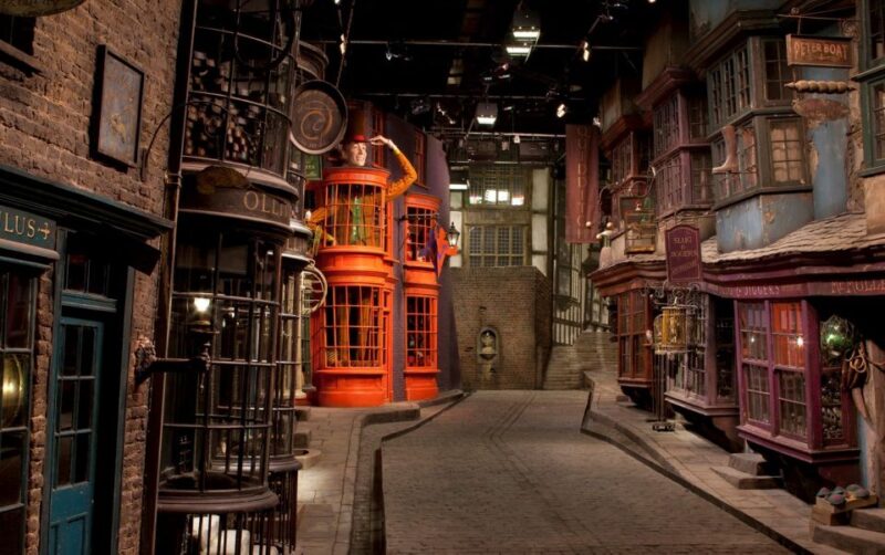 London: Warner Bros. Studio Harry Potter Tour with Transfers - Convenient Pickup and Drop-Off in Bloomsbury