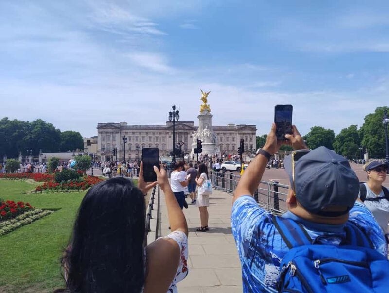 London: Welcome Tour with Food Market Lunchbreak - Key Points