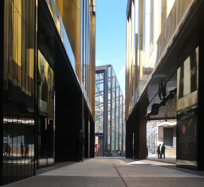 London: West End Photography Walking Tour with Guide - Learning Photography with an Award-Winning Guide