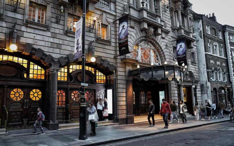 London West End: The Rise and Fall of the City of Mahagonny - Key Points