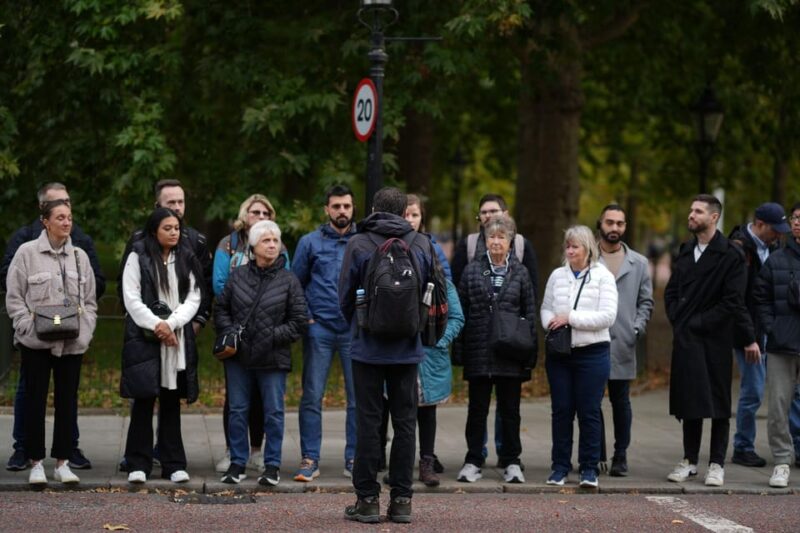 London: Westminster Abbey, Big Ben, Buckingham Palace Tour - Witnessing the Guard Change and Royal Traditions